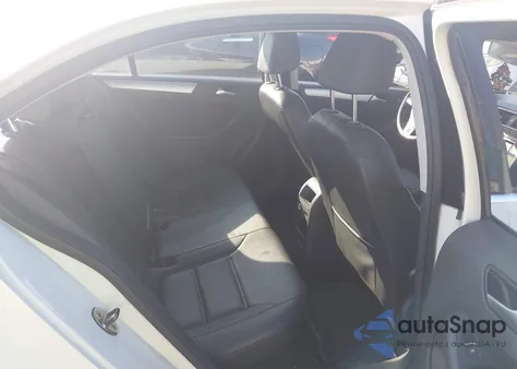 2014 Volkswagen Jetta 1.8T Se z USA, uszkodzony, nr VIN 3VWD17AJ3EM222192